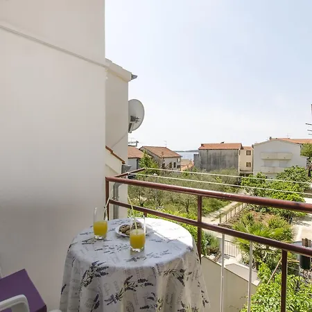 And Bla?enka S. Guest house Primosten